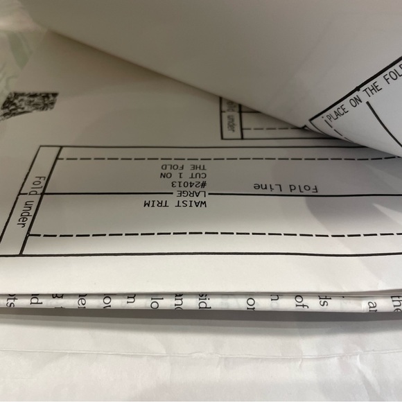 Syndee's Crafts - Clothes Patterns Uncut Victoria Gabby Ann Precious Doll Dress - Picture 9 of 10